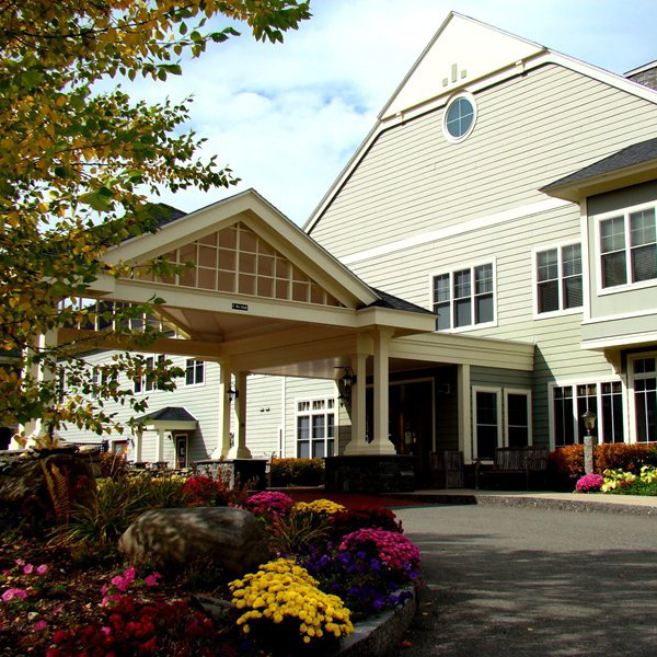 Dirigo Pines exterior